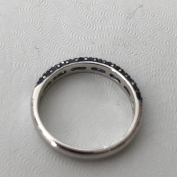 Genuine Blue Sapphire Band Ring Solid 14K Beautiful blue stones.Size 6.5 - Picture 4 of 9